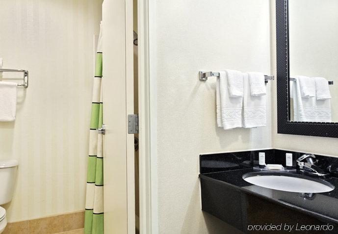 Fairfield Inn&Suites Mobile Zimmer foto